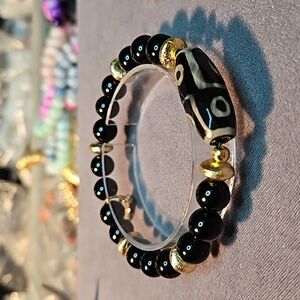 SALE!! Tibetan Dri Faceted Agate and Onyx Bracelet